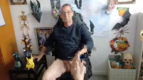 Snapshot of hansi63 chatting on October 2025 11:43:01 AM charly online show from October 2025 11:43:01 AM