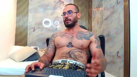 hanz_col online show from January 2025 04:34:02 AM