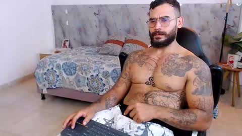 hanz_col online show from November 2025 01:16:01 AM