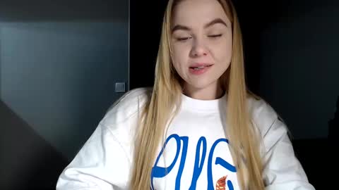 Snapshot of happy_fox_ chatting on February 2025 08:46:01 PM happy_fox_ online show from February 2025 08:46:01 PM