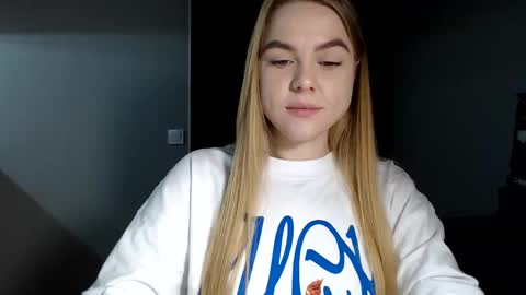 Snapshot of happy_fox_ chatting on February 2025 11:50:01 PM happy_fox_ online show from February 2025 11:50:01 PM