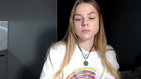 happy_fox_ online show from February 2026 06:37:02 PM