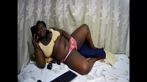 Snapshot of happysonia chatting on November 2025 11:25:02 PM happysonia online show from November 2025 11:25:02 PM