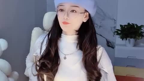 Snapshot of happysweetie168 chatting on December 2024 04:20:01 PM Daisy online show from December 2024 04:20:01 PM