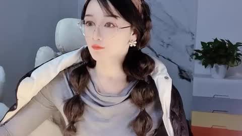 Snapshot of happysweetie168 chatting on December 2024 03:05:02 AM Daisy online show from December 2024 03:05:02 AM