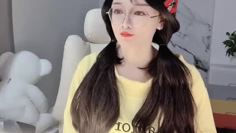 Snapshot of happysweetie168 chatting on February 2025 03:54:01 AM Daisy online show from February 2025 03:54:01 AM