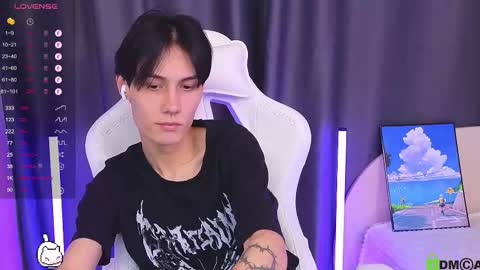 Mark online show from November 2025 11:05:01 PM