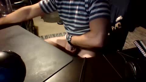 hard_nut_dude online show from December 2025 05:36:02 AM