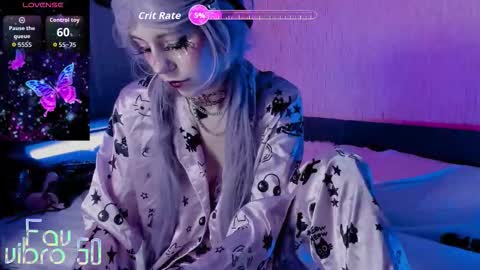 Mia online show from October 2025 10:56:02 PM