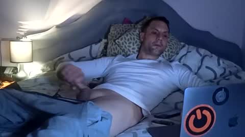 Snapshot of hardnstyle chatting on December 2024 08:13:01 AM HARD AND STYLE online show from December 2024 08:13:01 AM