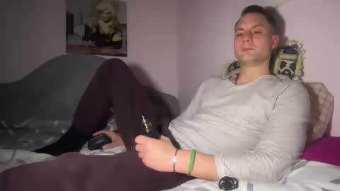 Snapshot of hardnstyle chatting on March 2025 01:56:01 AM HARD AND STYLE online show from March 2025 01:56:01 AM