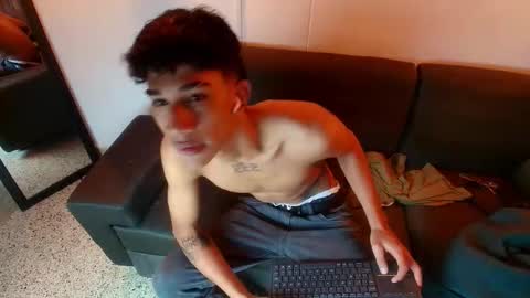 Snapshot of haresandpame_mds chatting on November 2025 03:25:01 PM Hares online show from November 2025 03:25:01 PM