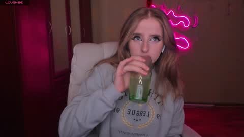 Julia online show from January 2025 04:34:01 AM