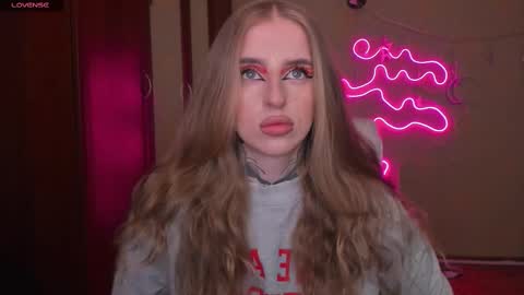 Julia online show from February 2025 05:44:02 AM