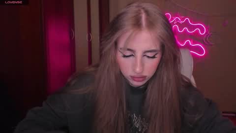 Julia online show from March 2025 05:33:01 AM