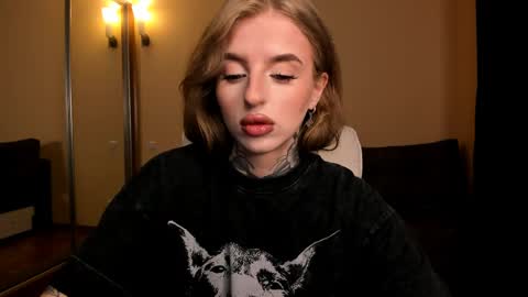 Julia online show from April 2026 05:08:02 AM