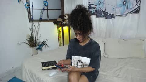 Snapshot of harley_quinns1 chatting on December 2024 08:51:01 PM harley_quinns1 online show from December 2024 08:51:01 PM