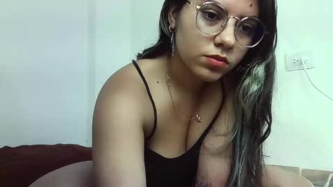 Snapshot of harper_ks chatting on October 2025 03:25:01 AM Harper online show from October 2025 03:25:01 AM