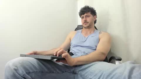 Snapshot of harrydaviss chatting on October 2025 04:16:01 AM alpha online show from October 2025 04:16:01 AM