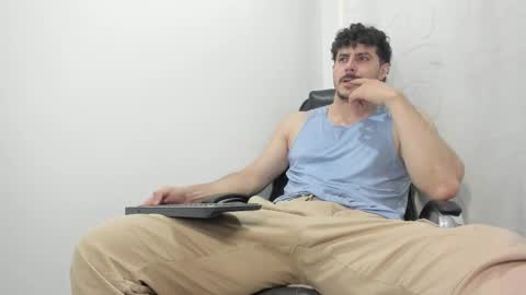 Snapshot of harrydaviss chatting on November 2025 03:38:01 AM alpha online show from November 2025 03:38:01 AM