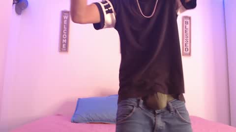 Snapshot of harrythomson1 chatting on December 2024 06:58:01 AM harry thomson online show from December 2024 06:58:01 AM