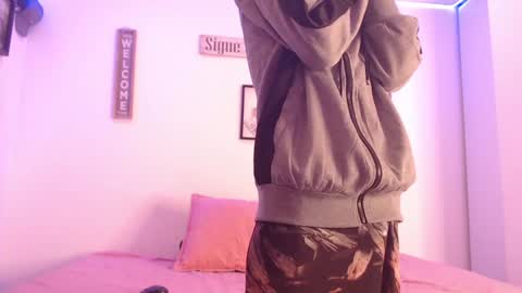 Snapshot of harrythomson1 chatting on December 2024 08:34:02 AM harry thomson online show from December 2024 08:34:02 AM