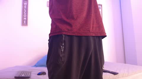 Snapshot of harrythomson1 chatting on December 2024 04:32:01 AM harry thomson online show from December 2024 04:32:01 AM