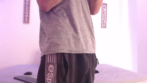 Snapshot of harrythomson1 chatting on December 2024 07:35:01 PM harry thomson online show from December 2024 07:35:01 PM