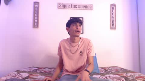 Snapshot of harrythomson1 chatting on January 2025 02:03:01 AM harry thomson online show from January 2025 02:03:01 AM