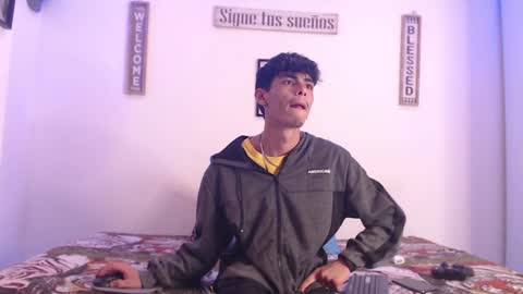 Snapshot of harrythomson1 chatting on January 2025 04:21:01 AM harry thomson online show from January 2025 04:21:01 AM