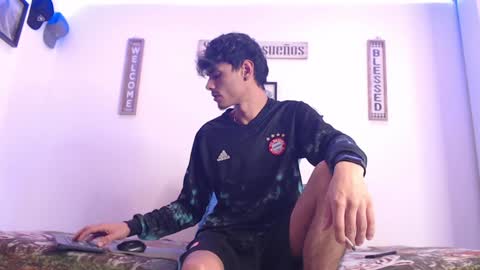 Snapshot of harrythomson1 chatting on January 2025 08:22:01 AM harry thomson online show from January 2025 08:22:01 AM