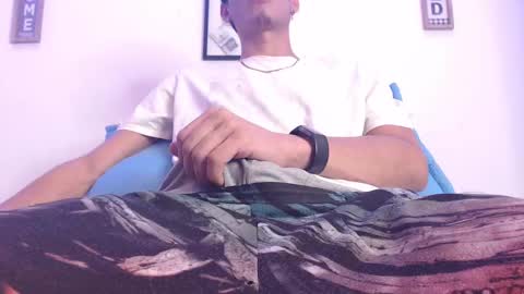 Snapshot of harrythomson1 chatting on February 2025 05:09:01 AM harry thomson online show from February 2025 05:09:01 AM