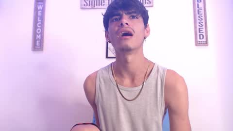 Snapshot of harrythomson1 chatting on February 2025 10:42:02 PM harry thomson online show from February 2025 10:42:02 PM