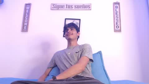 Snapshot of harrythomson1 chatting on March 2025 08:11:01 AM harry thomson online show from March 2025 08:11:01 AM