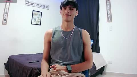 Snapshot of harrythomson1 chatting on October 2025 02:24:01 AM harry thomson online show from October 2025 02:24:01 AM