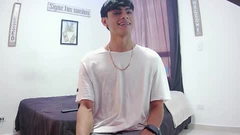 Snapshot of harrythomson1 chatting on November 2025 06:31:02 PM harry thomson online show from November 2025 06:31:02 PM