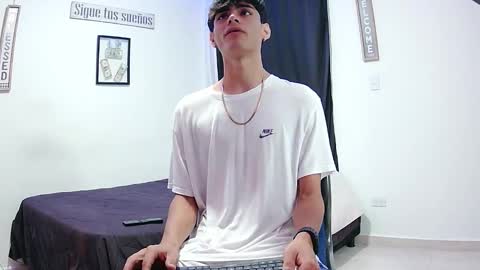 Snapshot of harrythomson1 chatting on November 2025 11:52:01 PM harry thomson online show from November 2025 11:52:01 PM