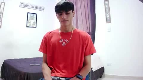 Snapshot of harrythomson1 chatting on December 2025 05:11:02 PM harry thomson online show from December 2025 05:11:02 PM