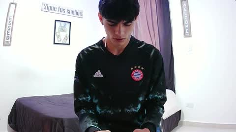 Snapshot of harrythomson1 chatting on December 2025 04:23:02 PM harry thomson online show from December 2025 04:23:02 PM