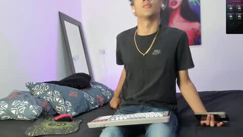 Snapshot of harrytwink18 chatting on February 2025 01:20:01 PM HARRY online show from February 2025 01:20:01 PM