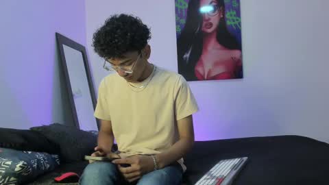 Snapshot of harrytwink18 chatting on February 2025 01:22:02 PM HARRY online show from February 2025 01:22:02 PM