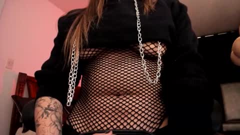 Snapshot of hat_girl chatting on December 2025 05:16:01 AM Nicole online show from December 2025 05:16:01 AM