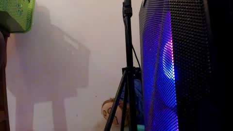 Snapshot of hathor_01 chatting on December 2025 01:27:01 PM HATHOR OLD online show from December 2025 01:27:01 PM