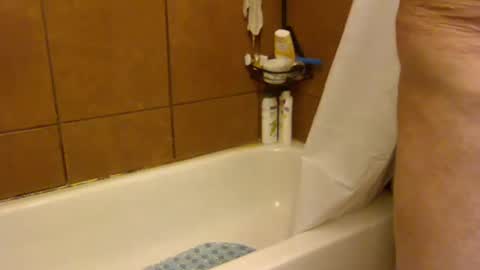 Snapshot of hawaii_guy29 chatting on December 2024 06:20:01 PM hawaii_guy29 online show from December 2024 06:20:01 PM