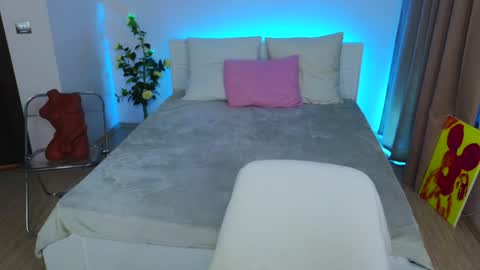 Hayle online show from January 2025 02:23:01 AM