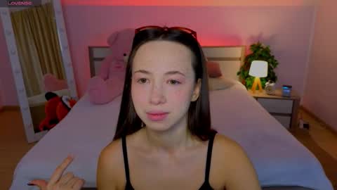 Hayle online show from November 2025 01:51:02 AM