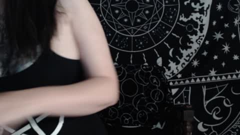 Hayle Woods online show from December 2024 02:48:02 AM