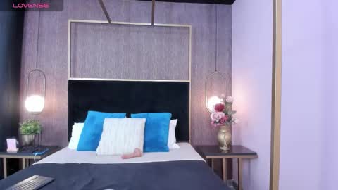 Hayli  online show from March 2026 07:35:01 PM