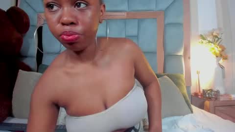 hazel_lanee online show from May 2026 06:29:01 AM