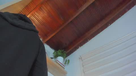 Snapshot of hazel_shy chatting on December 2024 02:08:01 AM Im Hazel online show from December 2024 02:08:01 AM